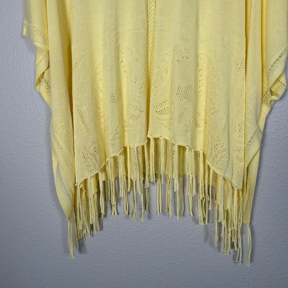 Chicos size L/XL pointelle knit fringe poncho yellow boho beachy NEW - Picture 4 of 11